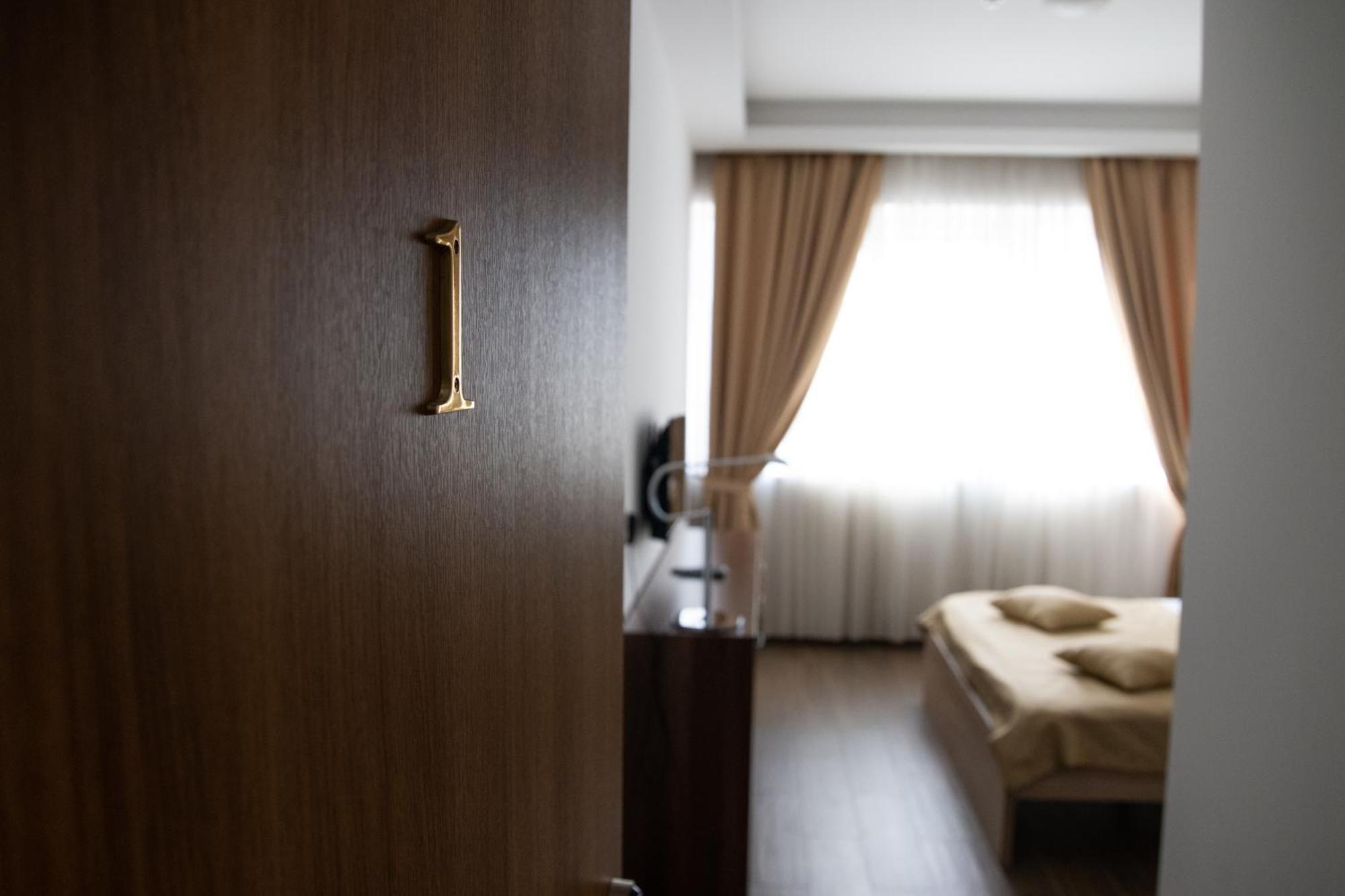 Motel Celebic Mitrovici  Экстерьер фото